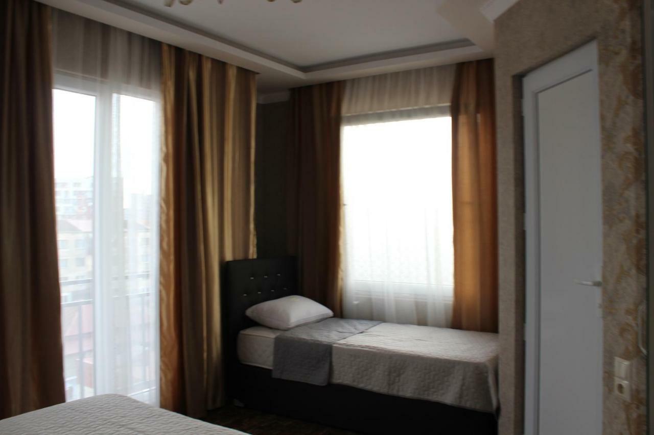 Union Hotel Batumi Exterior photo